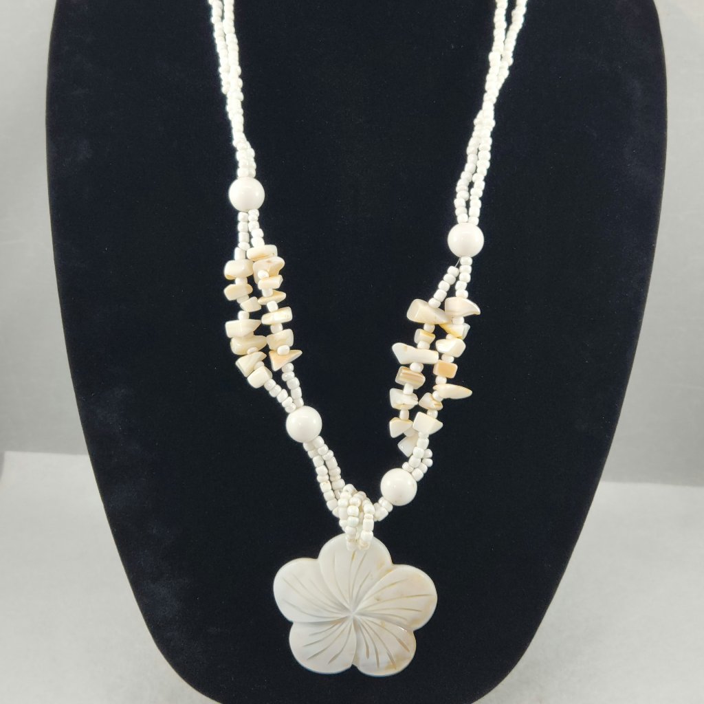 SeashellBead Necklace 415